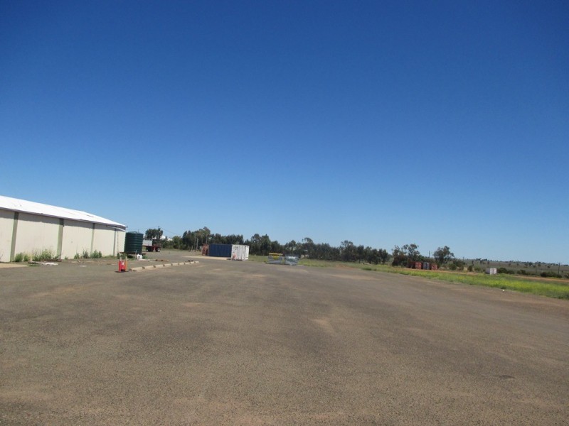 21-39 CURREY STREET, Roma QLD 4455