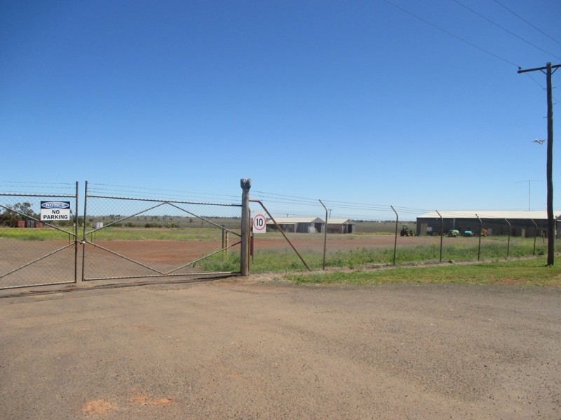 21-39 CURREY STREET, Roma QLD 4455