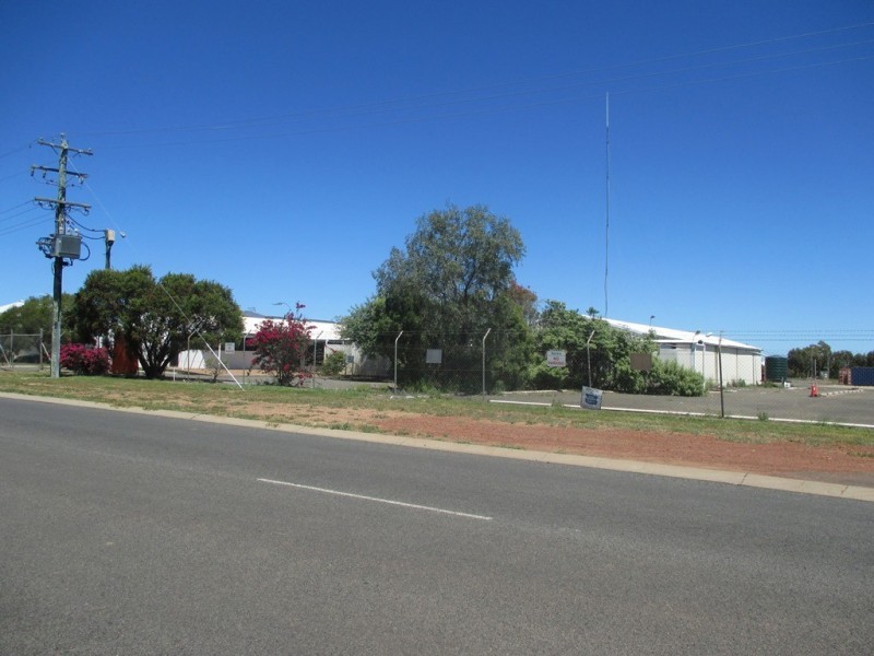 21-39 CURREY STREET, Roma QLD 4455