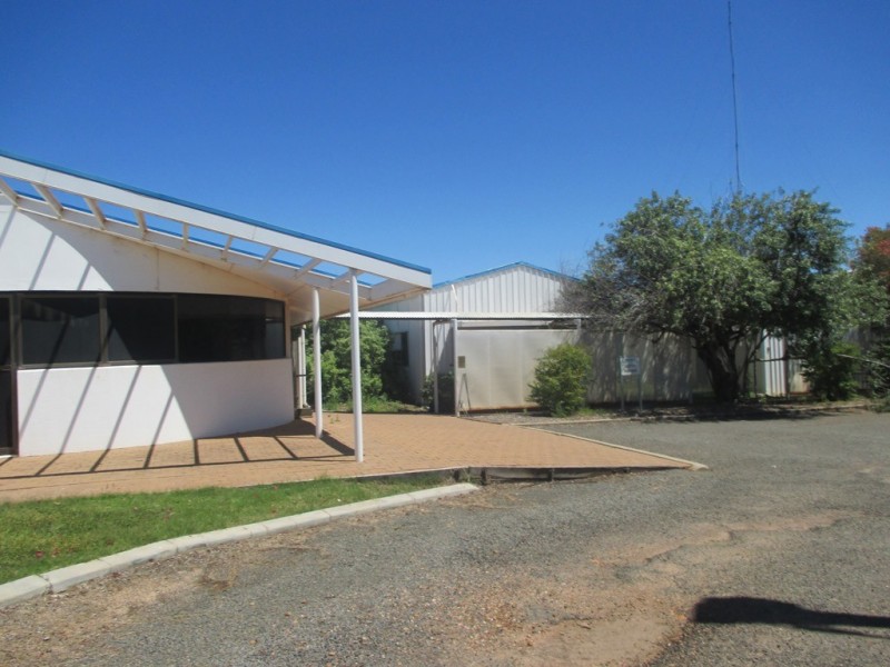 21-39 CURREY STREET, Roma QLD 4455