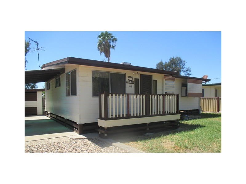 88 HAWTHORNE STREET, Roma QLD 4455