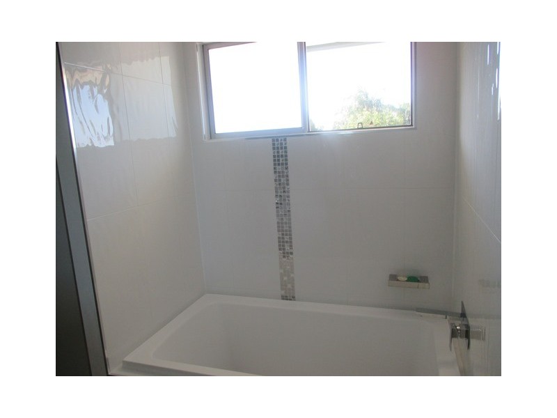 9 ELMER STREET, Roma QLD 4455