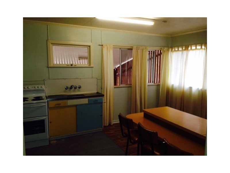 9 Derry Street, Roma QLD 4455