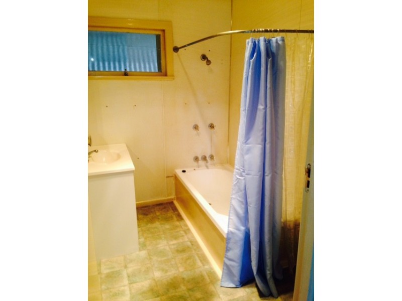 9 Derry Street, Roma QLD 4455