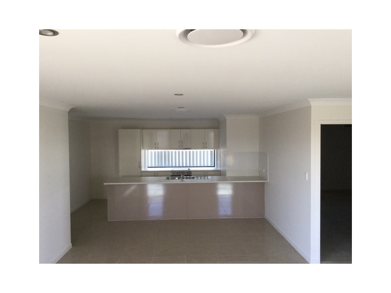 19 Wheeler Drive, Roma QLD 4455