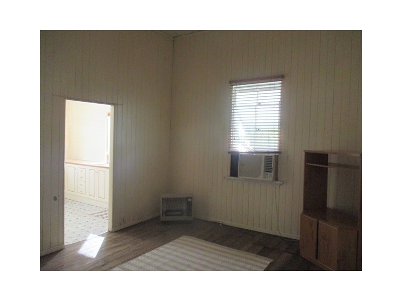 25 STATION STREET, Roma QLD 4455