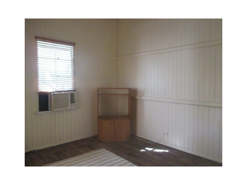 25 STATION STREET, Roma QLD 4455