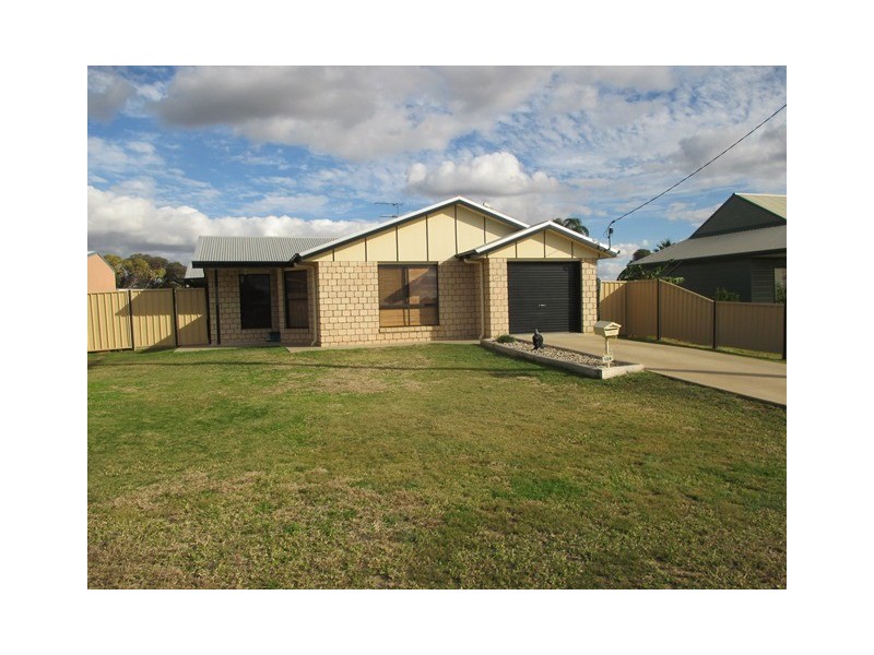 124 BOWEN STREET, Roma QLD 4455