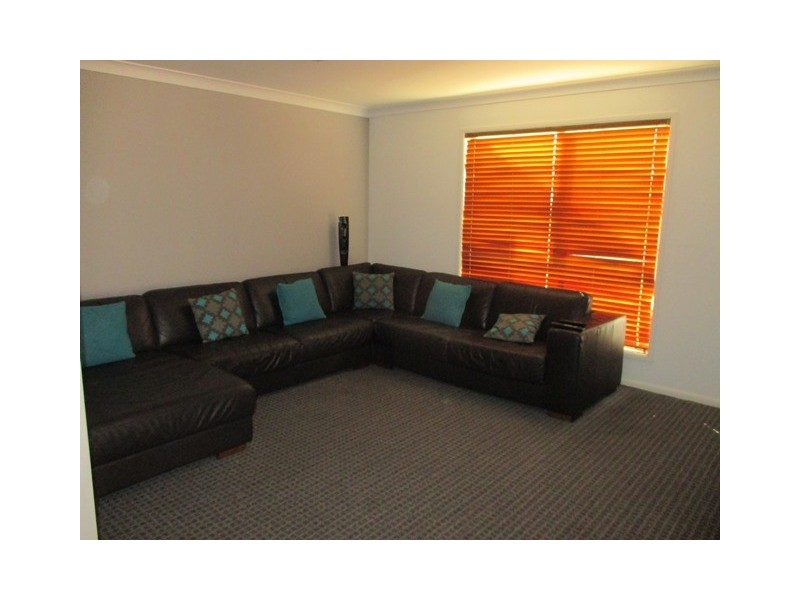 124 BOWEN STREET, Roma QLD 4455