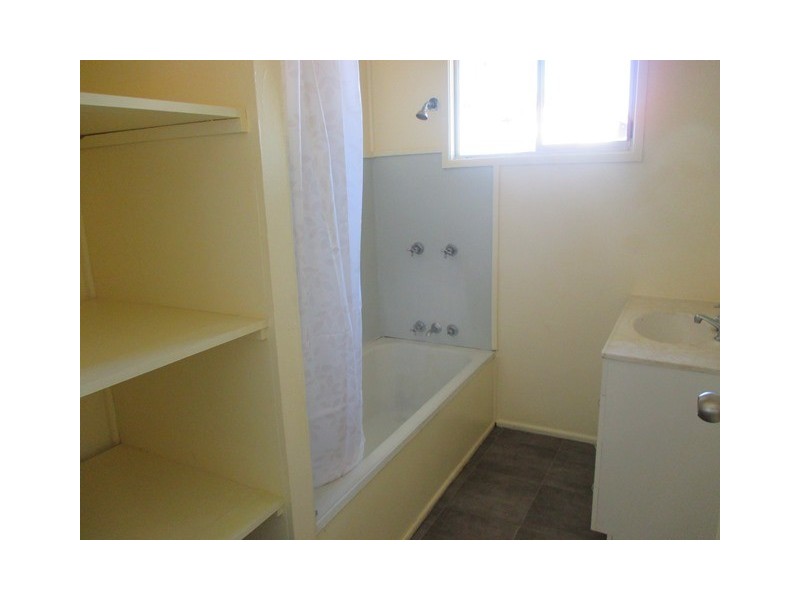 142 Raglan Street, Roma QLD 4455