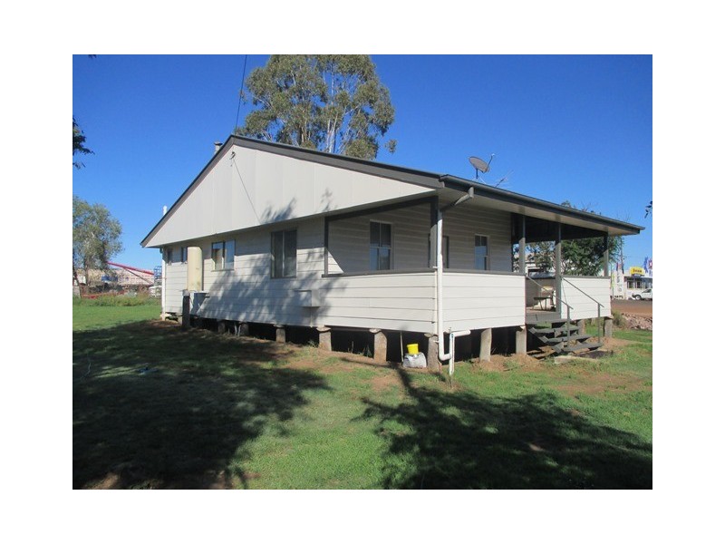 142 Raglan Street, Roma QLD 4455
