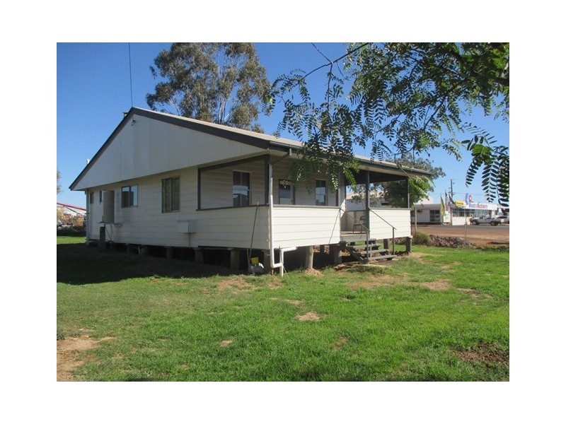 142 Raglan Street, Roma QLD 4455