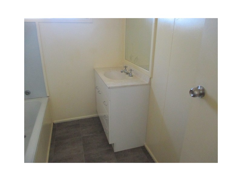 142 Raglan Street, Roma QLD 4455