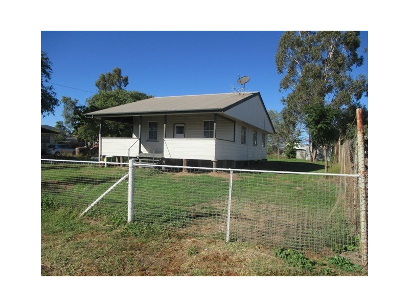 142 Raglan Street, Roma QLD 4455