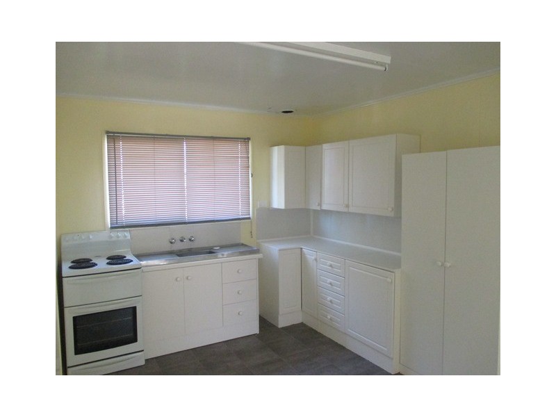 142 Raglan Street, Roma QLD 4455