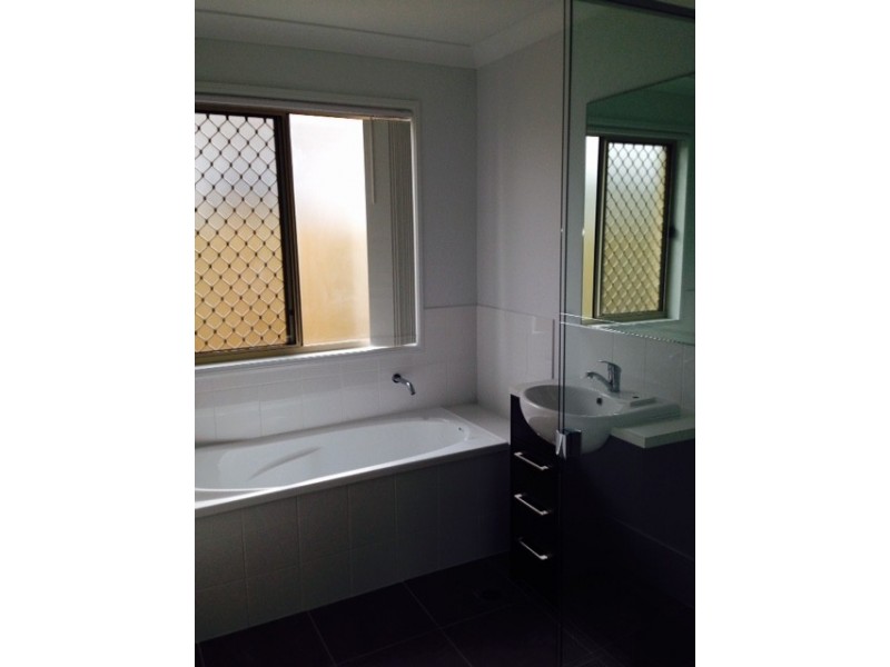 240 Upper McDowall, Roma QLD 4455