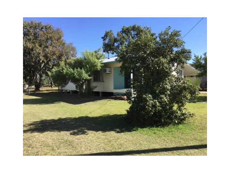 11 HUNTER STREET, Roma QLD 4455