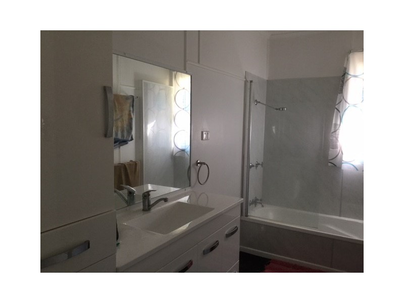 11 HUNTER STREET, Roma QLD 4455