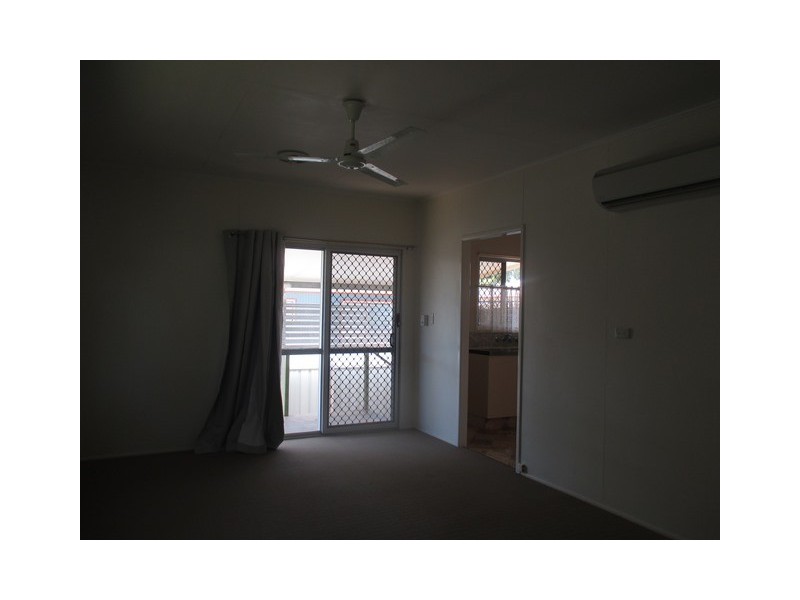 2/12 Quintin Street, Roma QLD 4455