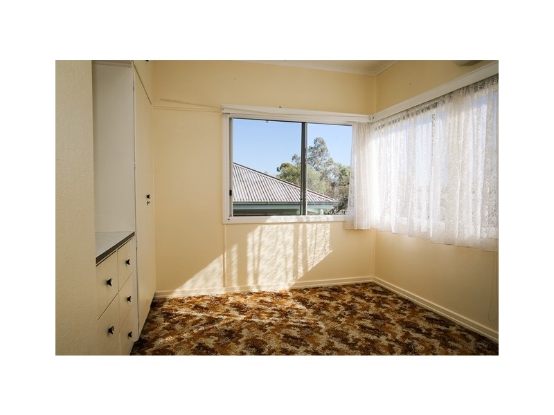 5 FOWLES STREET, Roma QLD 4455