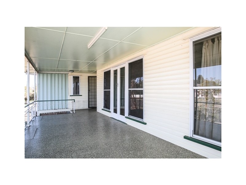 5 FOWLES STREET, Roma QLD 4455