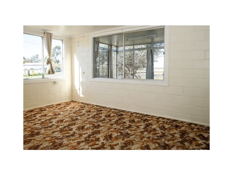 5 FOWLES STREET, Roma QLD 4455