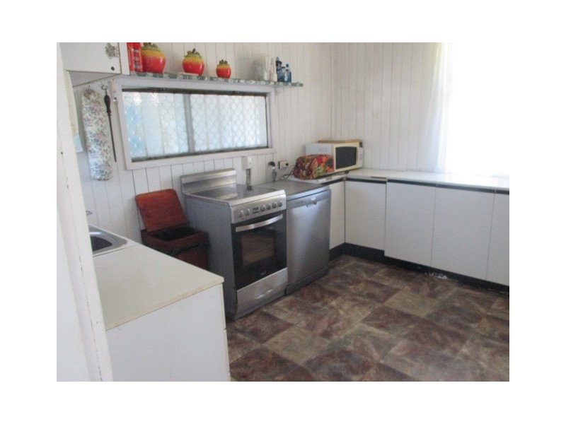 18 MCDOWALL STREET, Roma QLD 4455