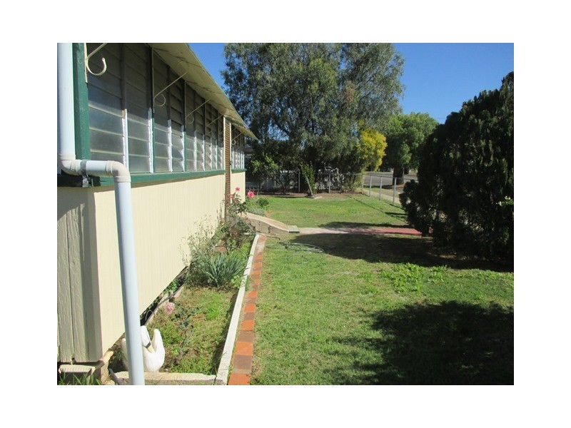 18 MCDOWALL STREET, Roma QLD 4455