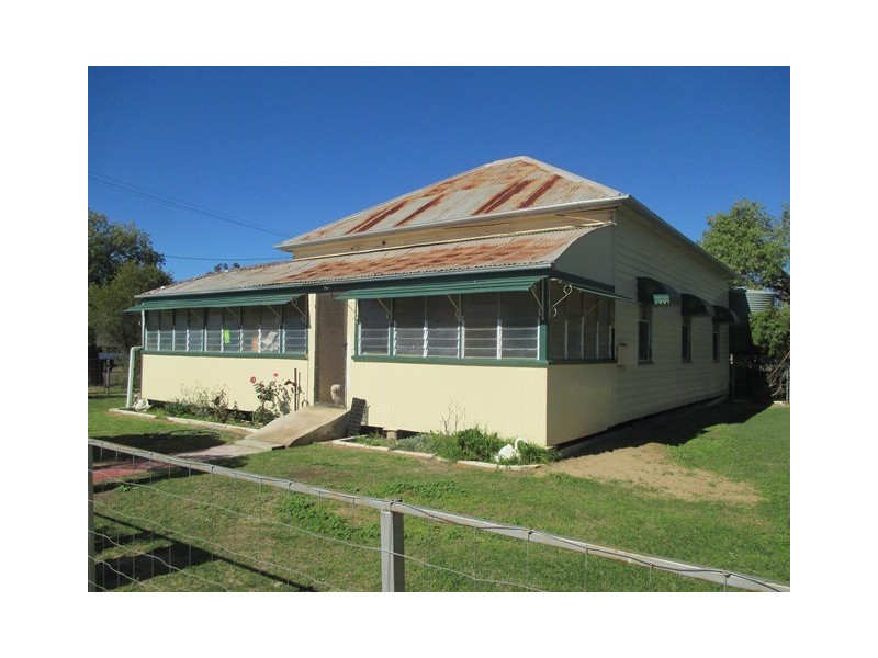 18 MCDOWALL STREET, Roma QLD 4455