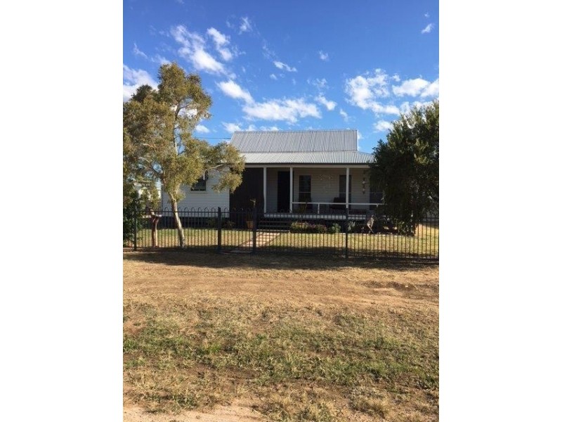 7 MULLAVEY STREET, Roma QLD 4455