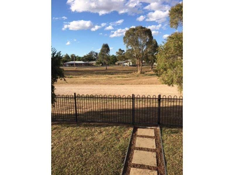 7 MULLAVEY STREET, Roma QLD 4455