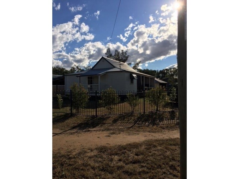 7 MULLAVEY STREET, Roma QLD 4455