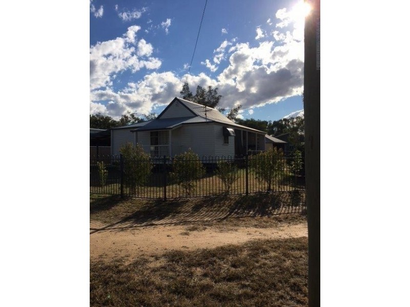 7 MULLAVEY STREET, Roma QLD 4455