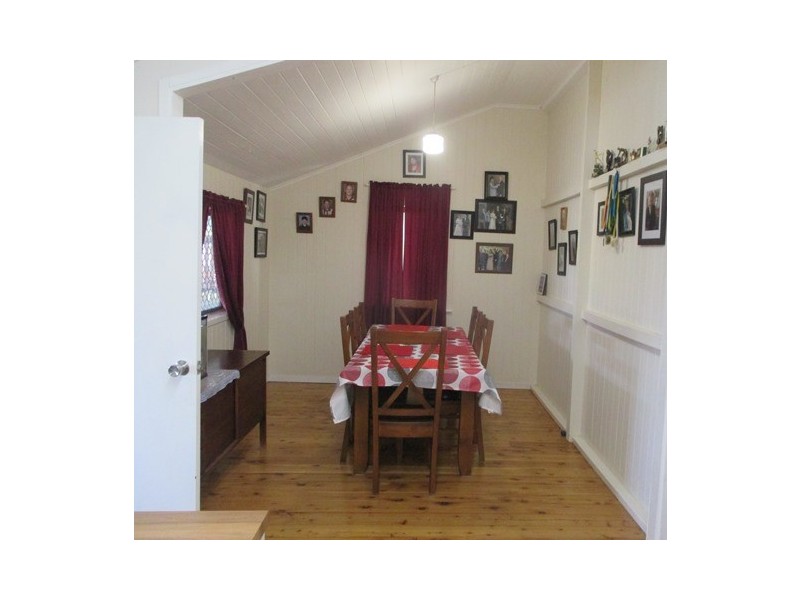 16 COLLEGE STREET, Wallumbilla QLD 4428