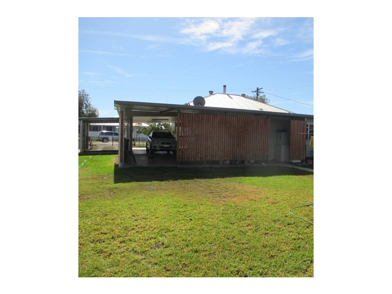 16 COLLEGE STREET, Wallumbilla QLD 4428