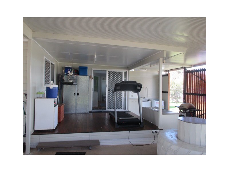 16 COLLEGE STREET, Wallumbilla QLD 4428