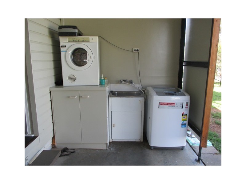 16 COLLEGE STREET, Wallumbilla QLD 4428