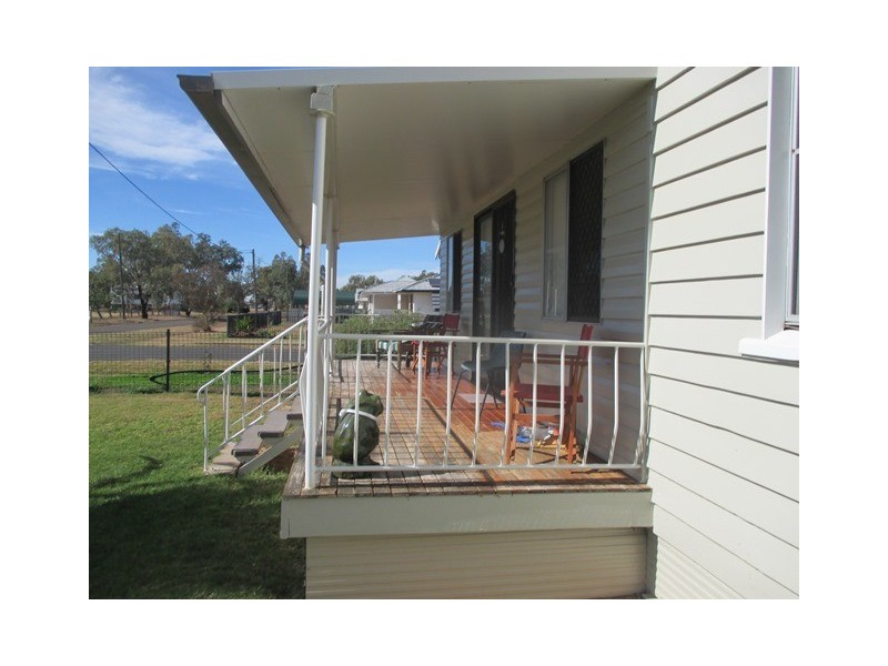 16 COLLEGE STREET, Wallumbilla QLD 4428