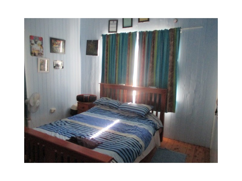 16 COLLEGE STREET, Wallumbilla QLD 4428