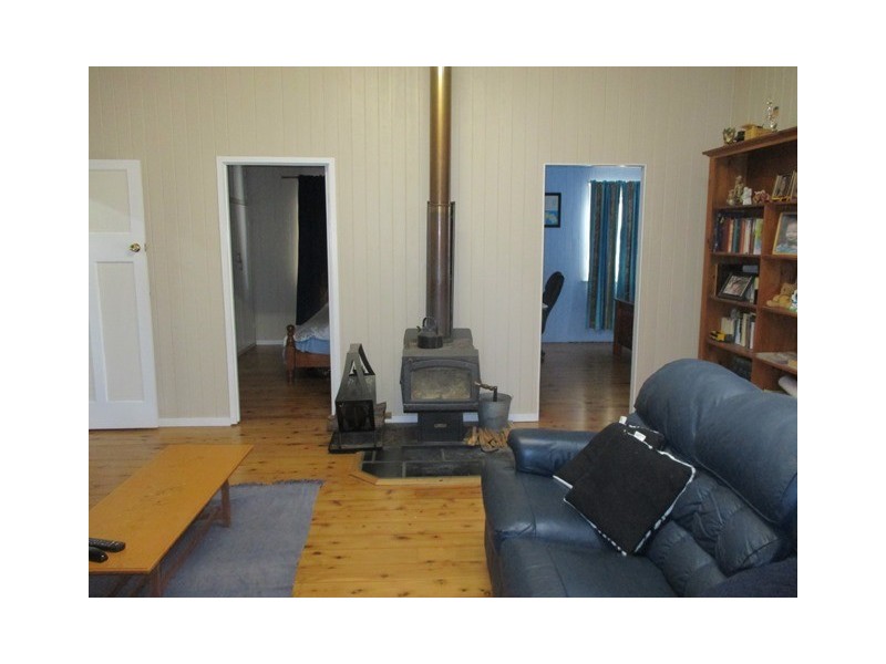 16 COLLEGE STREET, Wallumbilla QLD 4428