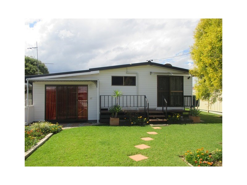 3 ROBERTSON STREET, Roma QLD 4455