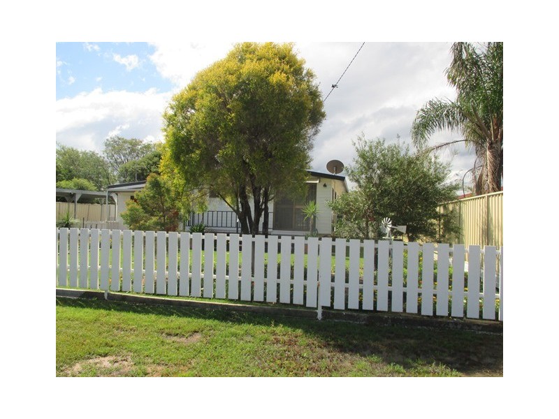 3 ROBERTSON STREET, Roma QLD 4455