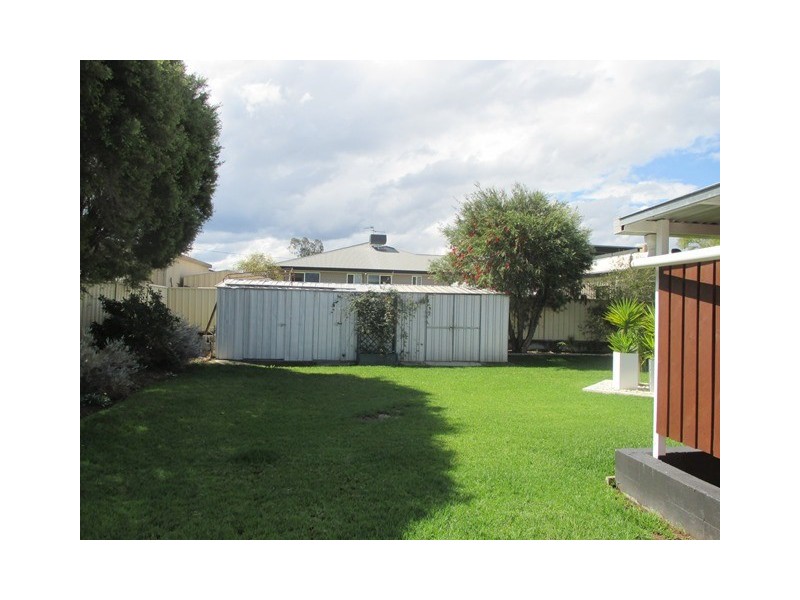 3 ROBERTSON STREET, Roma QLD 4455