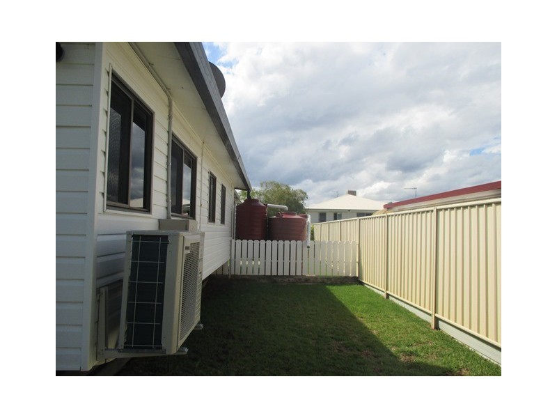 3 ROBERTSON STREET, Roma QLD 4455