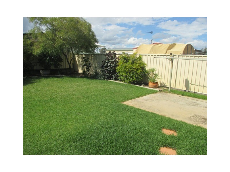 3 ROBERTSON STREET, Roma QLD 4455