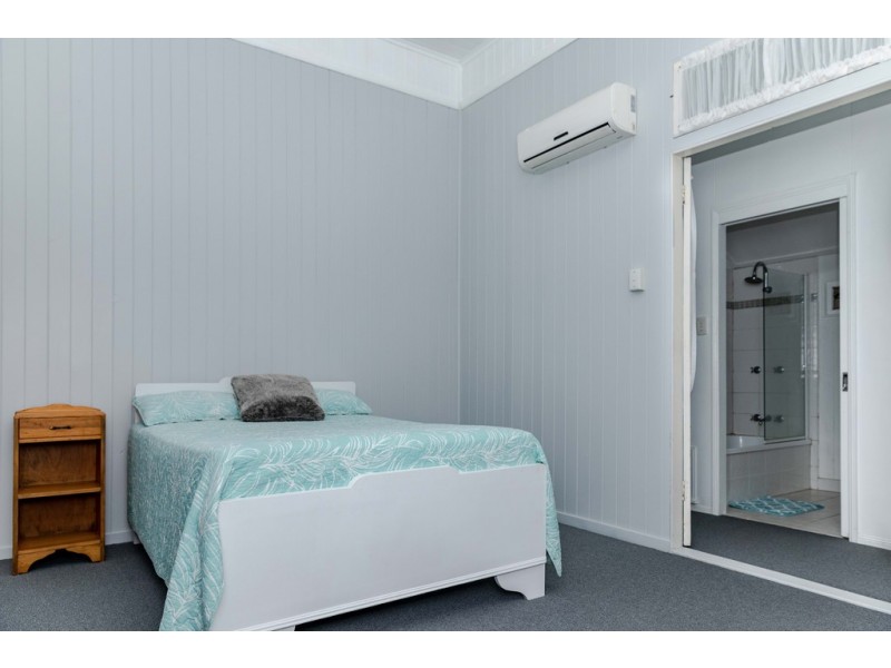 24 QUEEN STREET, Roma QLD 4455