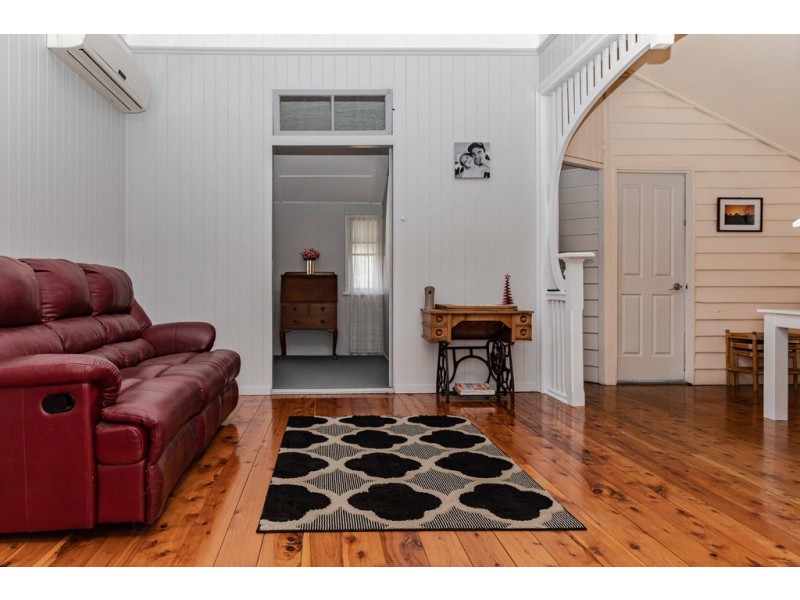 24 QUEEN STREET, Roma QLD 4455