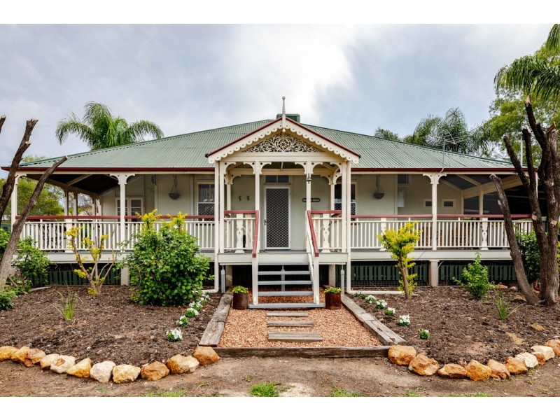 24 QUEEN STREET, Roma QLD 4455
