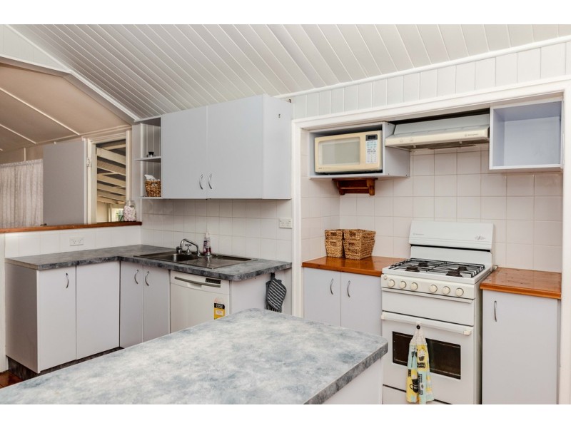 24 QUEEN STREET, Roma QLD 4455