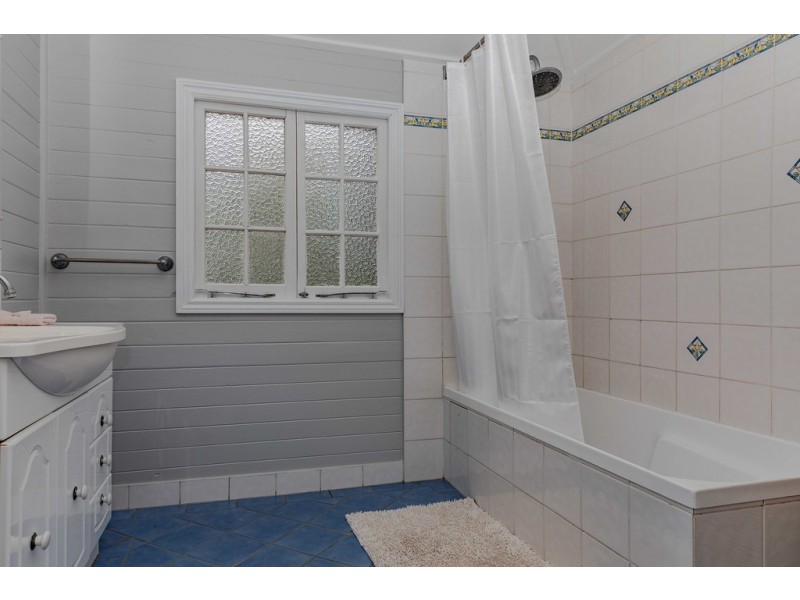 24 QUEEN STREET, Roma QLD 4455